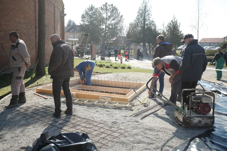 Uređuje se groblje: Pogledajte kako se na Mirogoju pripremaju za pogreb Milana Bandića