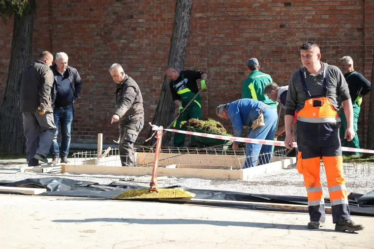 Uređuje se groblje: Pogledajte kako se na Mirogoju pripremaju za pogreb Milana Bandića