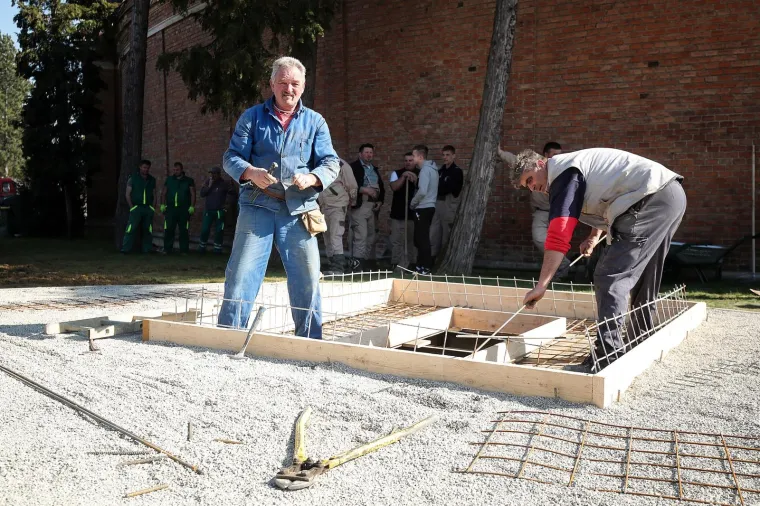 Uređuje se groblje: Pogledajte kako se na Mirogoju pripremaju za pogreb Milana Bandića
