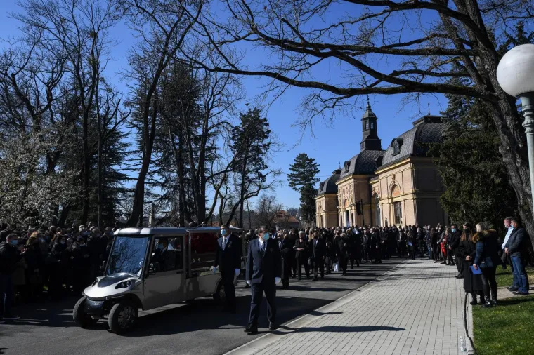 Povorka do posljednjeg počivali&scaron;ta gradonačelnika Milana Bandića