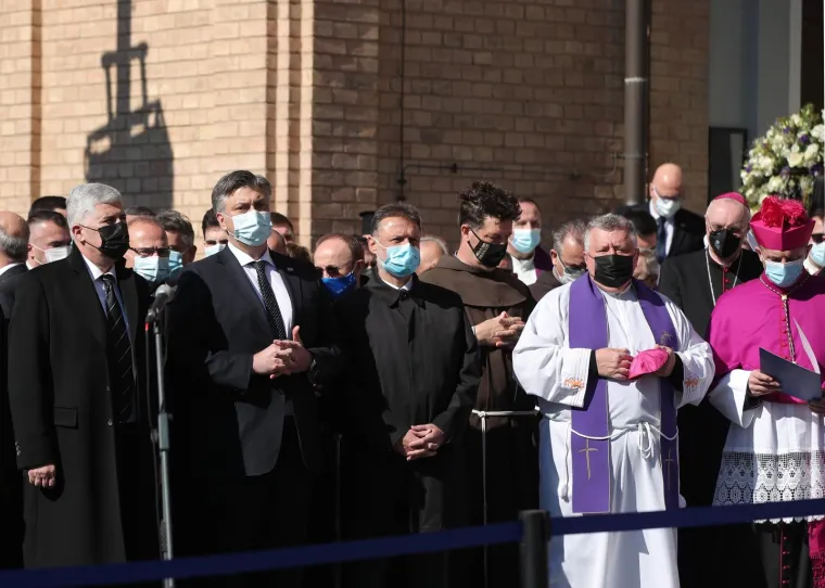 PLENKOVIĆ U DRU&Scaron;TVU JANDROKOVIĆA I ČOVIĆA NA MIROGOJU: Odali su počast Milanu Bandiću