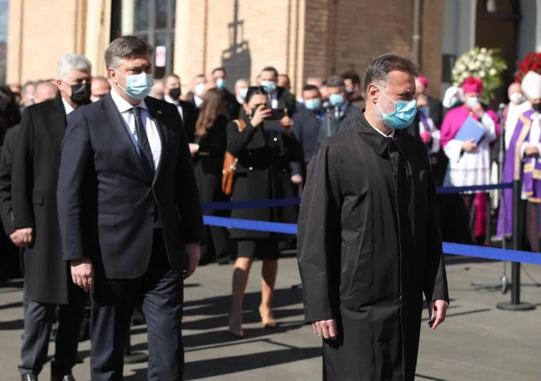 PLENKOVIĆ U DRU&Scaron;TVU JANDROKOVIĆA I ČOVIĆA NA MIROGOJU: Odali su počast Milanu Bandiću