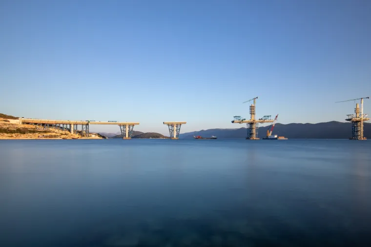 ZADIVLJUJUĆE NOVE FOTOGRAFIJE PELJE&Scaron;KOG MOSTA: Pogledajte kako napreduje gradnja ovog hrvatskog ljepotana