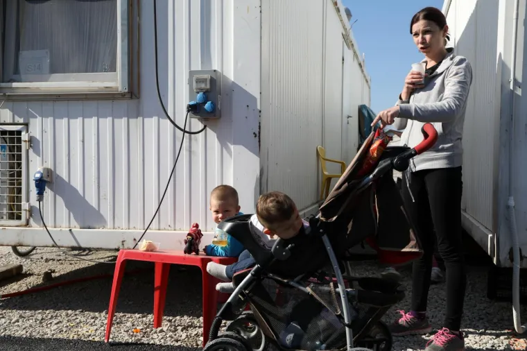 Od potresa u Petrinji pro&scaron;lo je 65 dana: Pogledajte kako izgleda svakodnevica u nezavr&scaron;enom kontejnerskom naselju