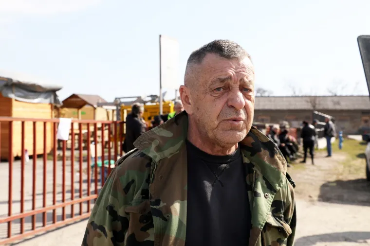 Prosvjed u Petrinji: Građani traže da im se podijeli građevinski materijal koji je doniran nakon potresa