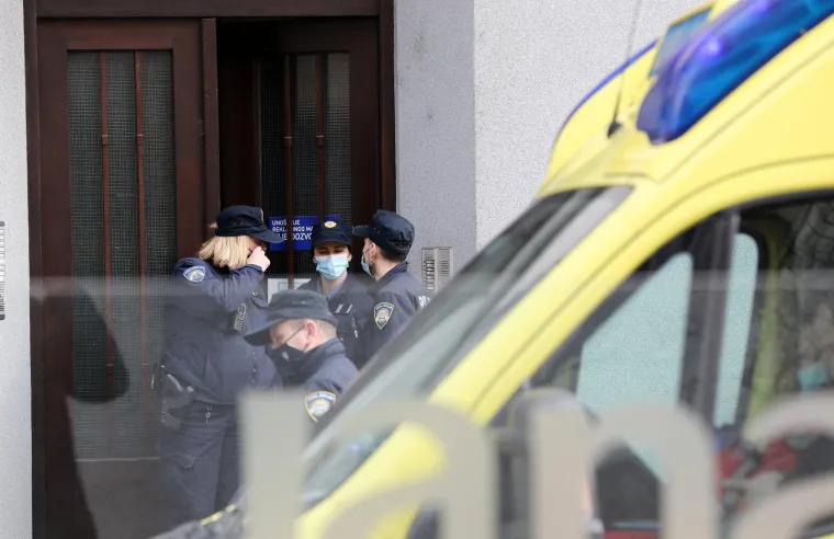 Prizori kao iz akcijskih filmova: Pogledajte kako je izgledalo opsadno stanje u zgradi u kojoj živi Grabar-Kitarović