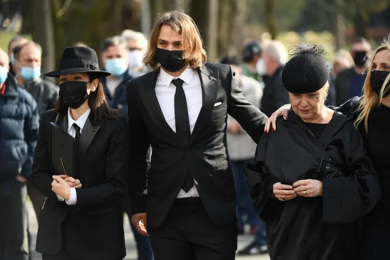 Stotine ljudi oprostile se od Cice: Na Mirogoju pokopan Zlatko Kranjčar