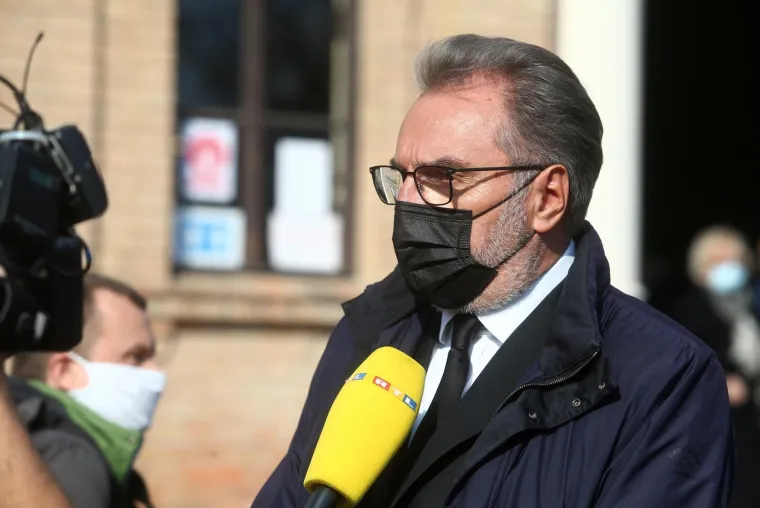 Stotine ljudi oprostile se od Cice: Na Mirogoju pokopan Zlatko Kranjčar