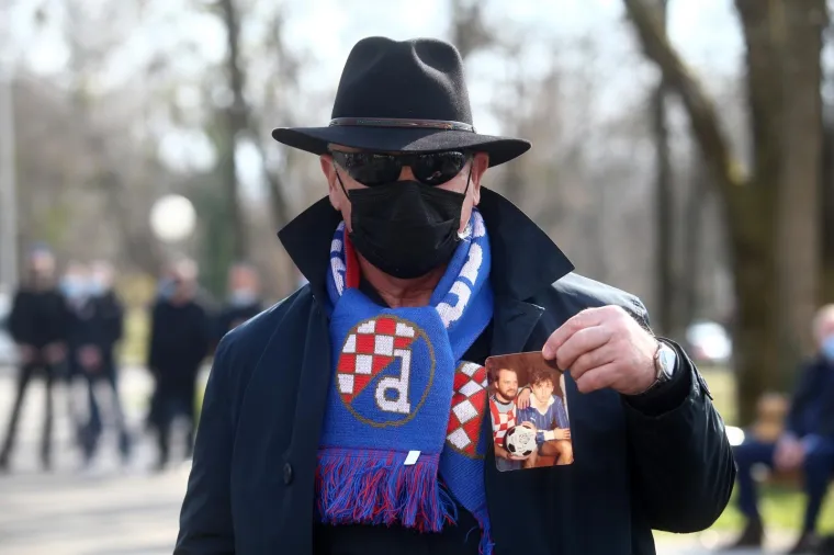 Stotine ljudi oprostile se od Cice: Na Mirogoju pokopan Zlatko Kranjčar