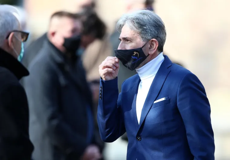 Stotine ljudi oprostile se od Cice: Na Mirogoju pokopan Zlatko Kranjčar