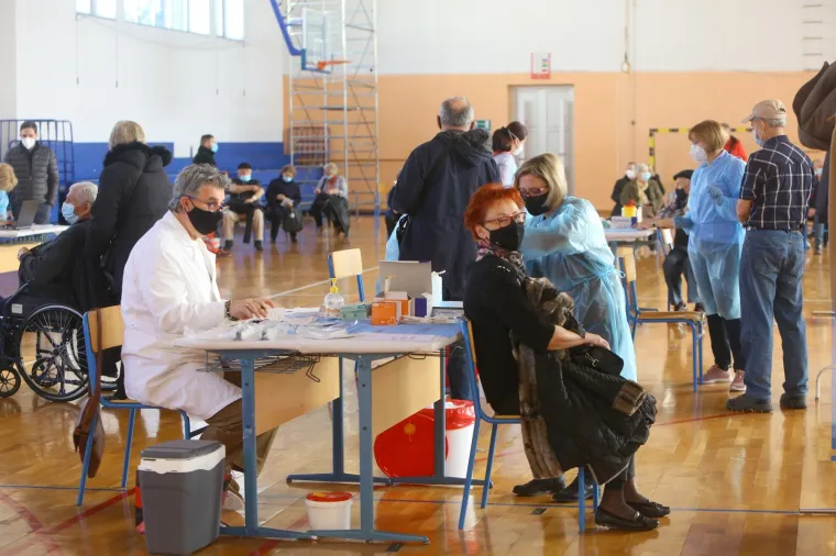 Započelo masovno cijepljenje građana