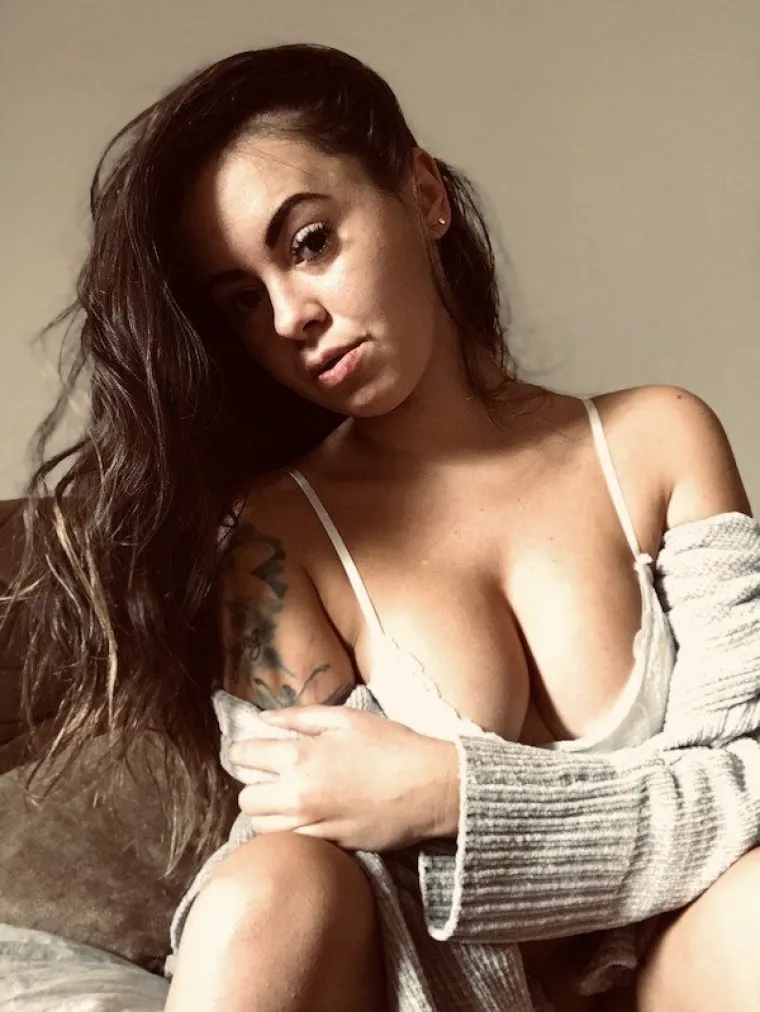 GRUDI OPASNE PO ŽIVOT: Ne znamo jesu li kome skrivile infarkt, ali čini se da njihova kralježnica jako trpi