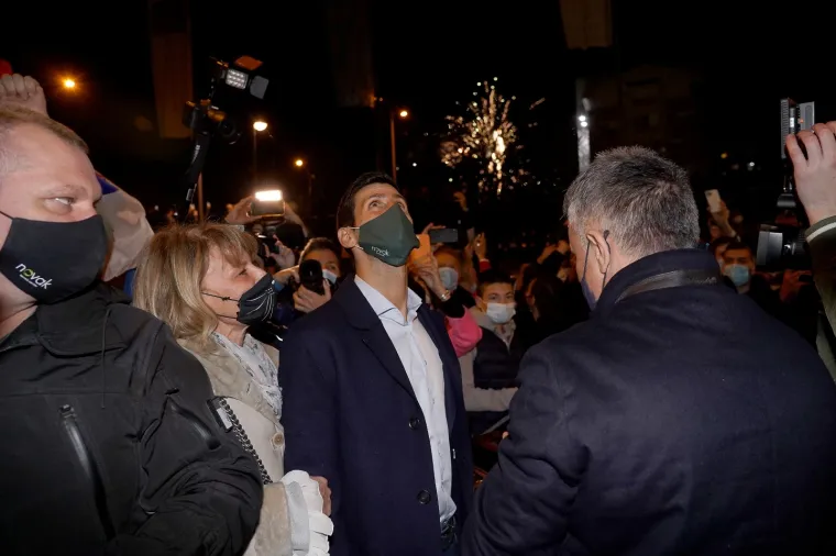 POGLEDAJTE KAKO JE  ĐOKOVIĆ PROSLAVIO POVIJESNI USPJEH: Beograd je sinoć gorio; 'Volim vas i jo&scaron; jedno veliko hvala'