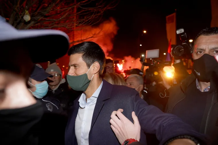 POGLEDAJTE KAKO JE  ĐOKOVIĆ PROSLAVIO POVIJESNI USPJEH: Beograd je sinoć gorio; 'Volim vas i jo&scaron; jedno veliko hvala'