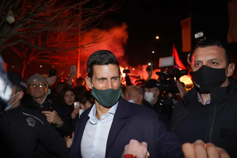 POGLEDAJTE KAKO JE  ĐOKOVIĆ PROSLAVIO POVIJESNI USPJEH: Beograd je sinoć gorio; 'Volim vas i jo&scaron; jedno veliko hvala'