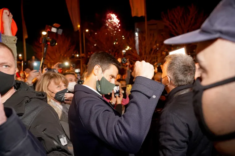 POGLEDAJTE KAKO JE  ĐOKOVIĆ PROSLAVIO POVIJESNI USPJEH: Beograd je sinoć gorio; 'Volim vas i jo&scaron; jedno veliko hvala'