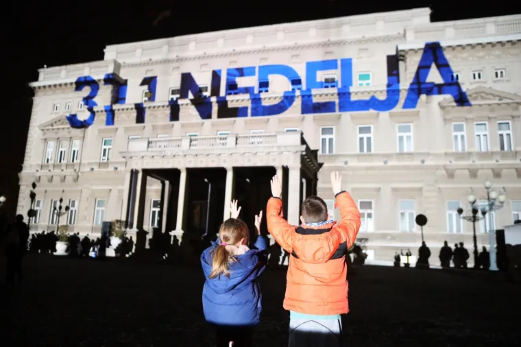 POGLEDAJTE KAKO JE  ĐOKOVIĆ PROSLAVIO POVIJESNI USPJEH: Beograd je sinoć gorio; 'Volim vas i jo&scaron; jedno veliko hvala'
