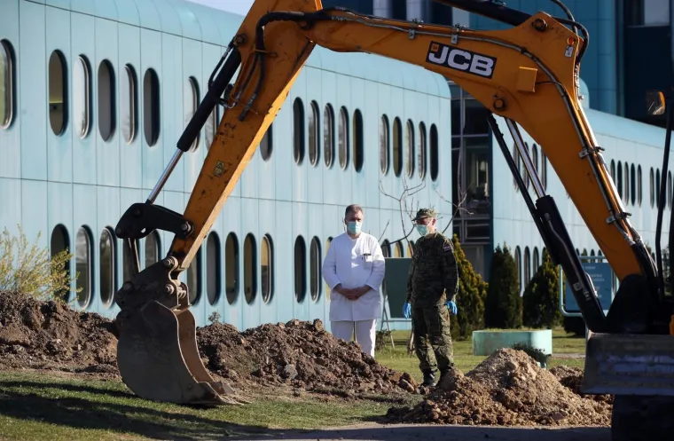 Prije točno godinu dana Bero&scaron; je proglasio epidemiju korone! Prisjetite se kako je tada bilo: Redovi pred trgovinama, prazne police, dezinfekcija...