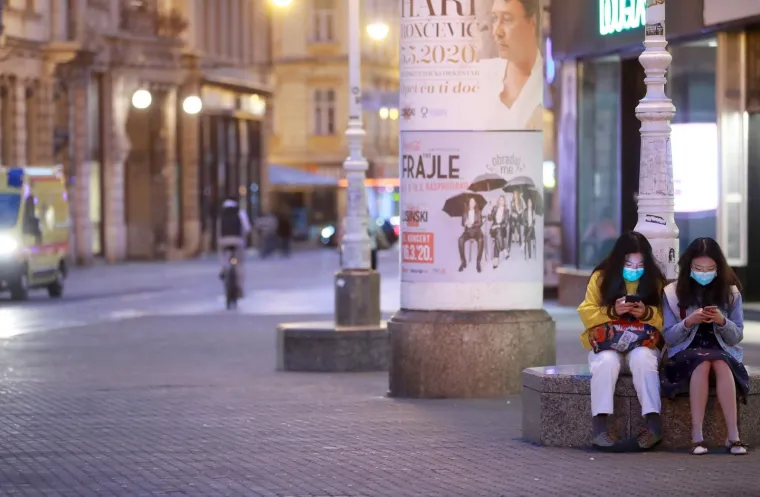 Prije točno godinu dana Bero&scaron; je proglasio epidemiju korone! Prisjetite se kako je tada bilo: Redovi pred trgovinama, prazne police, dezinfekcija...