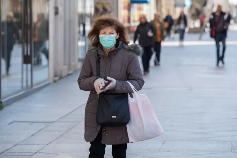 Prije točno godinu dana Bero&scaron; je proglasio epidemiju korone! Prisjetite se kako je tada bilo: Redovi pred trgovinama, prazne police, dezinfekcija...