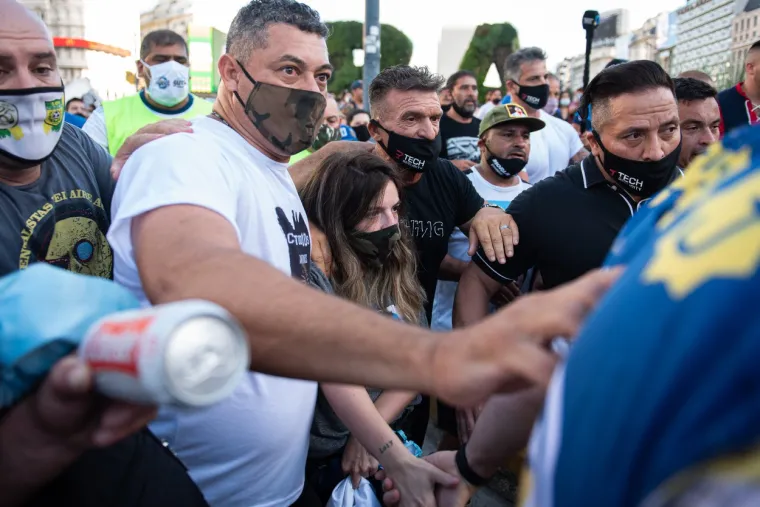 DIEGO JE ARGENTINA: Žestoki prosvjedi u Buenos Airesu; Tko je kriv za Maradoninu smrt?