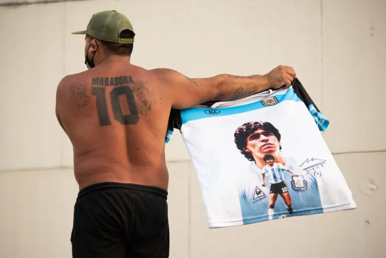 DIEGO JE ARGENTINA: Žestoki prosvjedi u Buenos Airesu; Tko je kriv za Maradoninu smrt?