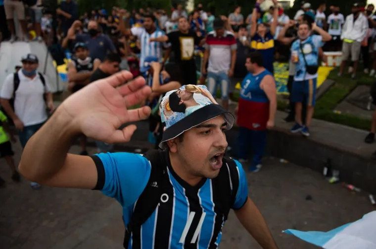 DIEGO JE ARGENTINA: Žestoki prosvjedi u Buenos Airesu; Tko je kriv za Maradoninu smrt?