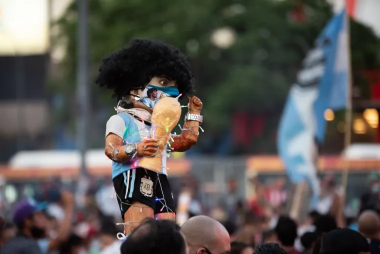 DIEGO JE ARGENTINA: Žestoki prosvjedi u Buenos Airesu; Tko je kriv za Maradoninu smrt?