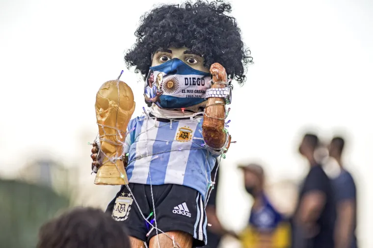 DIEGO JE ARGENTINA: Žestoki prosvjedi u Buenos Airesu; Tko je kriv za Maradoninu smrt?
