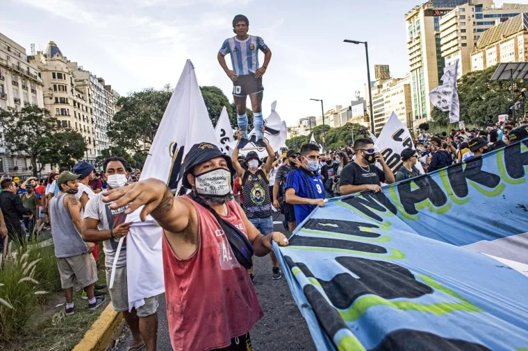 DIEGO JE ARGENTINA: Žestoki prosvjedi u Buenos Airesu; Tko je kriv za Maradoninu smrt?