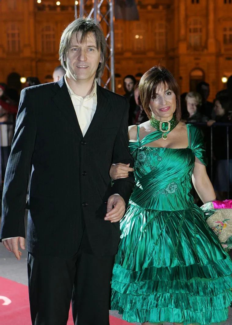 17.05.2005., Zagreb - Magazin Story u muzeju za umjetnost i obrt proslavio treci rodjendan. Brojne osobe iz javnog zivota dosle su uvelicati ovu proslavu. Jure Popovic, Matija Vuica.
Photo: Jurica Galoic/PIXSELL