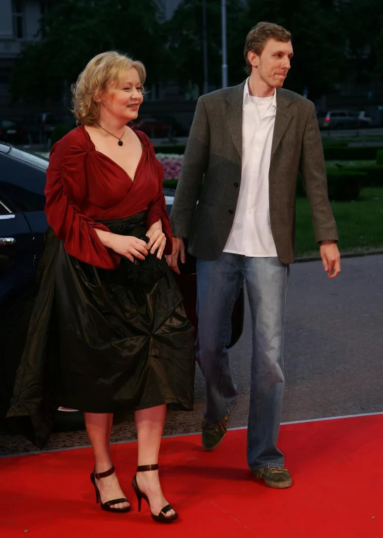 23.05.2006., Zagreb - Casopis Story proslavio je 4. rodjendan zabavom u muzeju Mimara na koji su pozvane brojne osobe iz javnog zivota. Luka Petrusic, Ksenija Marinkovic Ugrina.
Photo: Davor Puklavec/PIXSELL