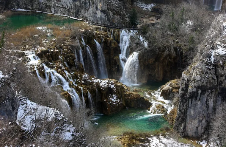 Idila na Plitvicama! U najljep&scaron;em nacionalnom parku pao je snijeg