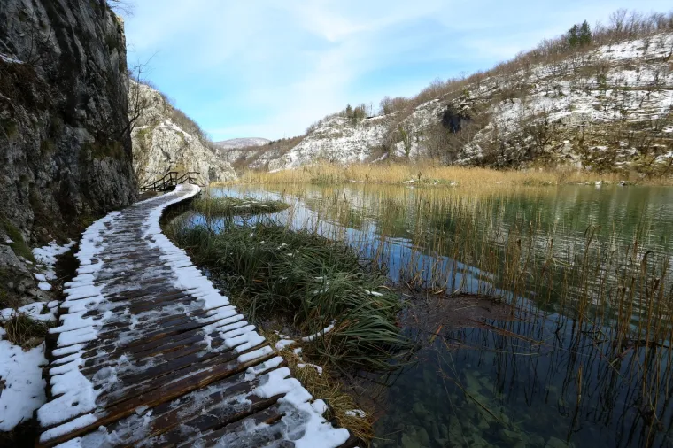 Idila na Plitvicama! U najljep&scaron;em nacionalnom parku pao je snijeg