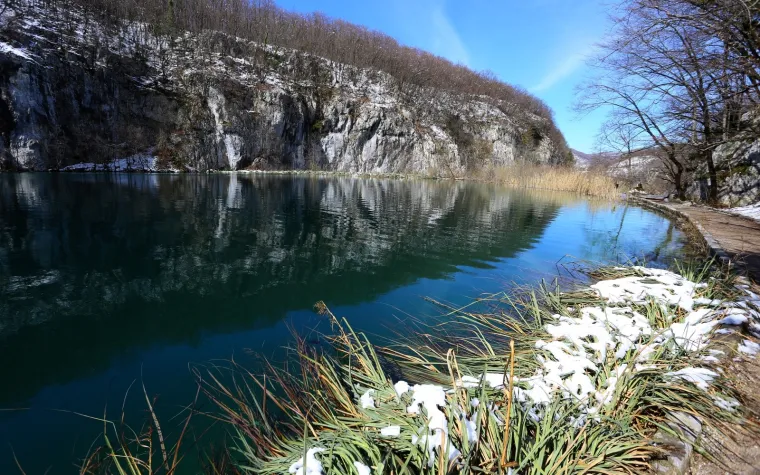 Idila na Plitvicama! U najljep&scaron;em nacionalnom parku pao je snijeg