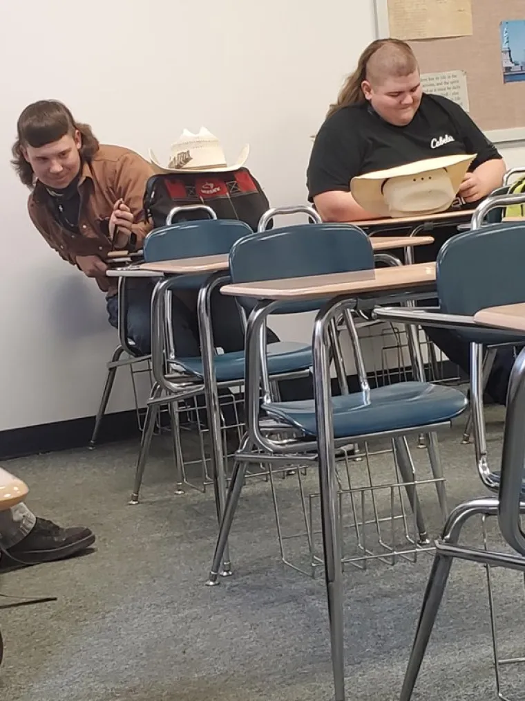 BLIŽI SE PROLJEĆE, IDEALNO VRIJEME ZA EKSPERIMENTIRANJE S FRIZURAMA: Ova ekipa je ipak oti&scaron;la malo predaleko