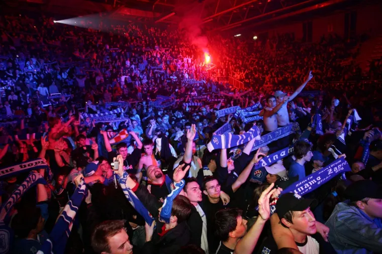 Mamić na ramenima nosi Bandića, Modrić i ekipa odlično raspoloženi: Pogledajte kako su BBB slavili 20. godi&scaron;njicu osnutka