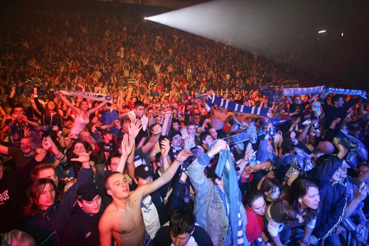 Mamić na ramenima nosi Bandića, Modrić i ekipa odlično raspoloženi: Pogledajte kako su BBB slavili 20. godi&scaron;njicu osnutka