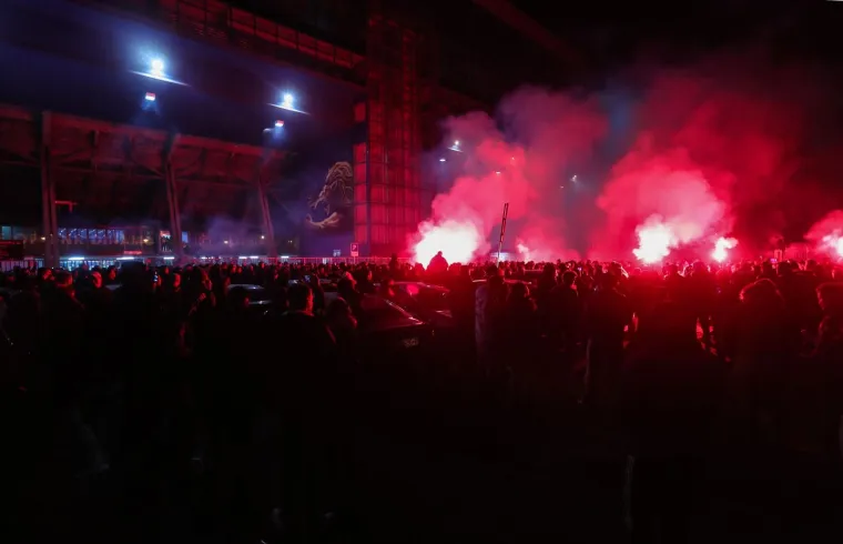 BOYSI SLAVE UZ PREKRIŽENU MAMIĆEVU GLAVU: Prekrasne scene u Zagrebu, ludilo kakvo se ne pamti