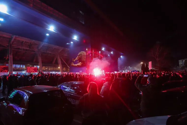 BOYSI SLAVE UZ PREKRIŽENU MAMIĆEVU GLAVU: Prekrasne scene u Zagrebu, ludilo kakvo se ne pamti