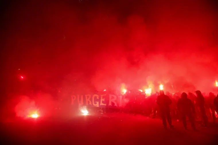 BOYSI SLAVE UZ PREKRIŽENU MAMIĆEVU GLAVU: Prekrasne scene u Zagrebu, ludilo kakvo se ne pamti