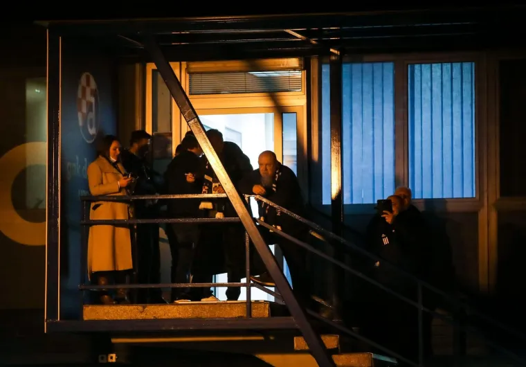 BOYSI SLAVE UZ PREKRIŽENU MAMIĆEVU GLAVU: Prekrasne scene u Zagrebu, ludilo kakvo se ne pamti