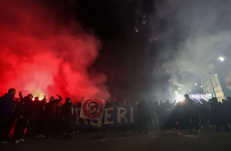 BOYSI SLAVE UZ PREKRIŽENU MAMIĆEVU GLAVU: Prekrasne scene u Zagrebu, ludilo kakvo se ne pamti