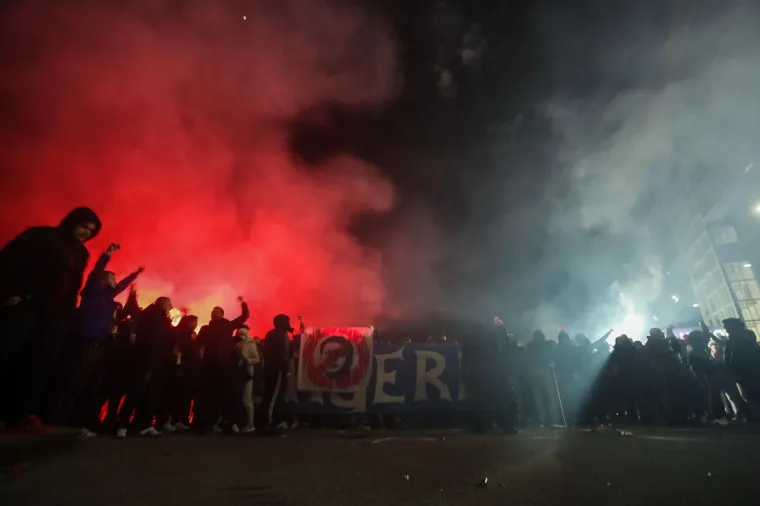 BOYSI SLAVE UZ PREKRIŽENU MAMIĆEVU GLAVU: Prekrasne scene u Zagrebu, ludilo kakvo se ne pamti