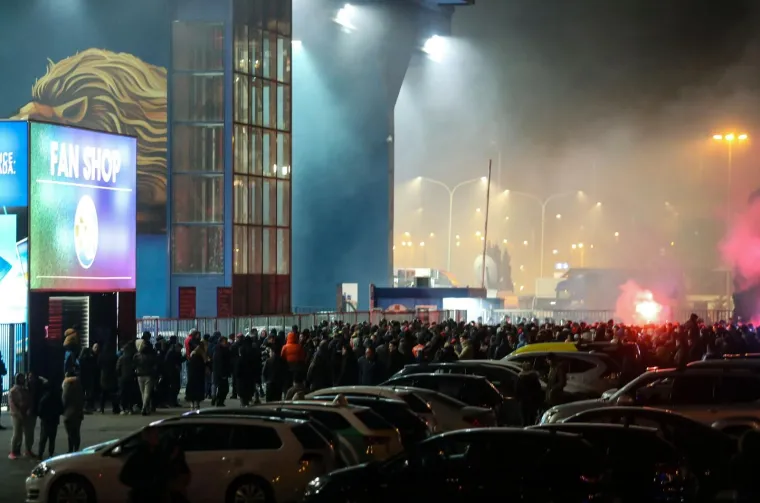 BOYSI SLAVE UZ PREKRIŽENU MAMIĆEVU GLAVU: Prekrasne scene u Zagrebu, ludilo kakvo se ne pamti