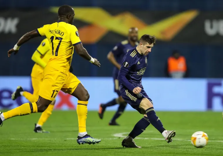 EUROPSKA NOĆ NA MAKSIMIRU: Pogledajte kako izgleda borba modrih protiv Mourinhovih trupa