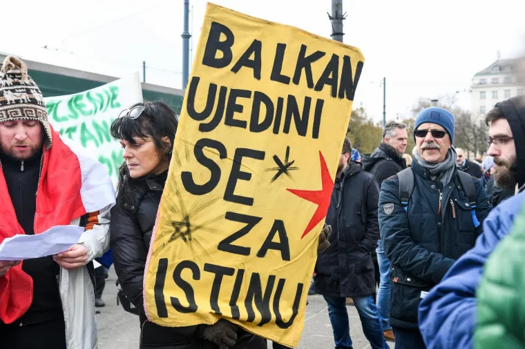 Koronaprosvjed u Zagrebu: 'Koliko jo&scaron; Papa &Scaron;trumf traju dva tjedna?'