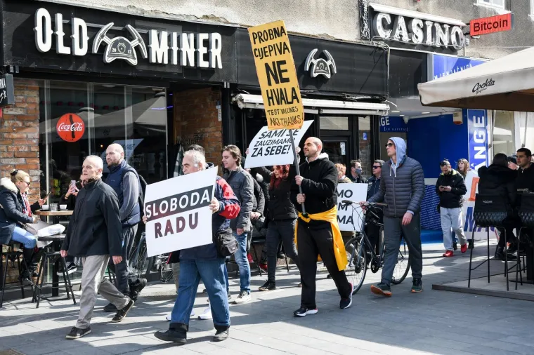 Koronaprosvjed u Zagrebu: 'Koliko jo&scaron; Papa &Scaron;trumf traju dva tjedna?'