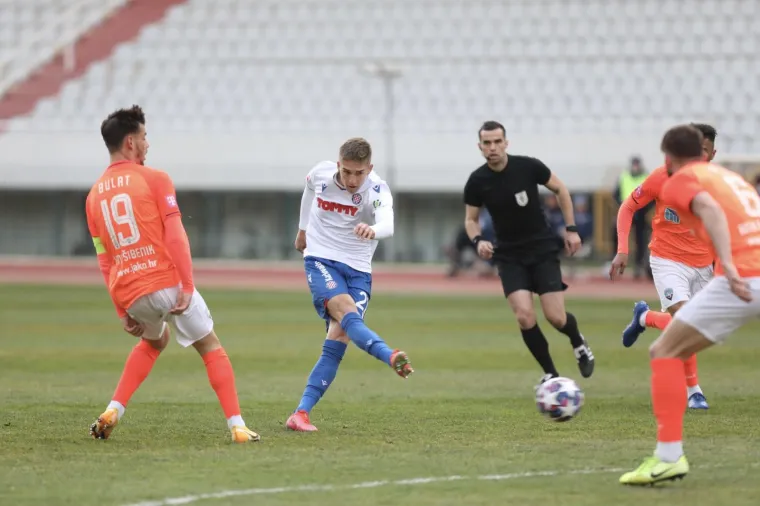 HAJDUK - &Scaron;IBENIK: Pogledajte kako je izgledala velika borba na Poljudu