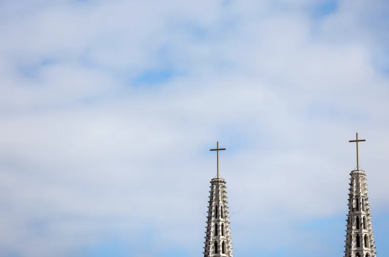 Vijest da je uni&scaron;ten toranj odjeknula je zemljom: Ovo je katedrala godinu dana nakon potresa